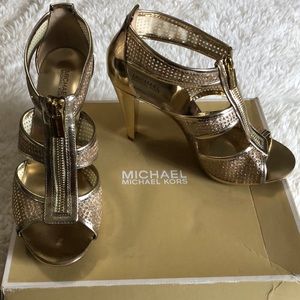 Michael kors. Berkley t strap sandals